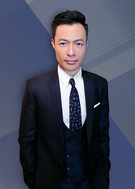 他是《大帥哥》里的李細龜，沒想到他的妻子竟長得這麼美，兒子還長得這麼帥，網友: 難怪把她們隱藏起來