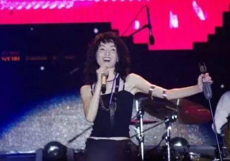張曼玉40歲息影，卻拿完了其他演員一輩子都拿不到的獎：做人最要緊是姿態，無論輸贏都會好看