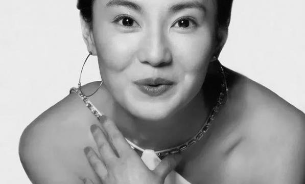 張曼玉40歲息影，卻拿完了其他演員一輩子都拿不到的獎：做人最要緊是姿態，無論輸贏都會好看
