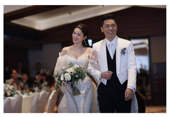曾與郭富城傳緋聞，如今嫁富豪郎才女貌，170萬鑽戒更是閃瞎眼