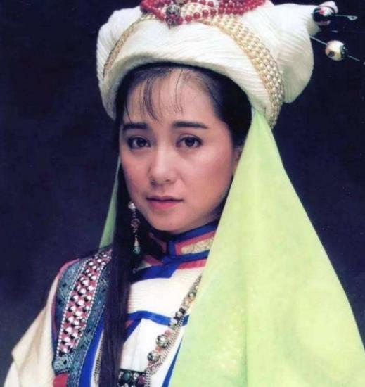 懷孕7次為生兒子，卻連生三個女兒，今56歲女兒大火卻仍想要兒子!
