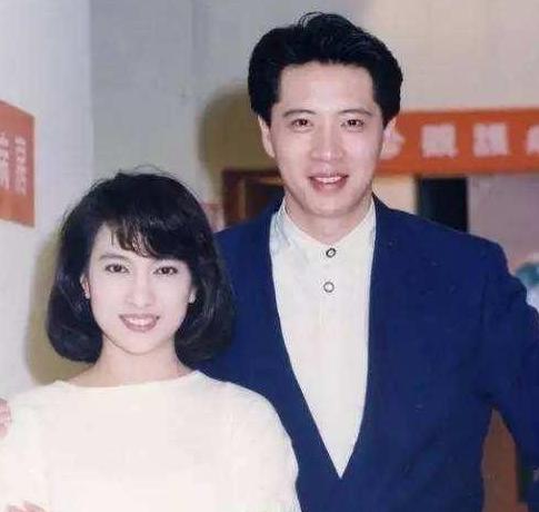 懷孕7次為生兒子，卻連生三個女兒，今56歲女兒大火卻仍想要兒子!