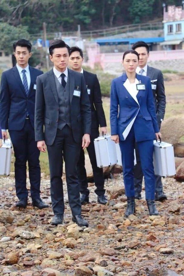 穿西裝高跟鞋在石灘扮型？TVB當家花旦拍《法證先鋒4》勁無奈