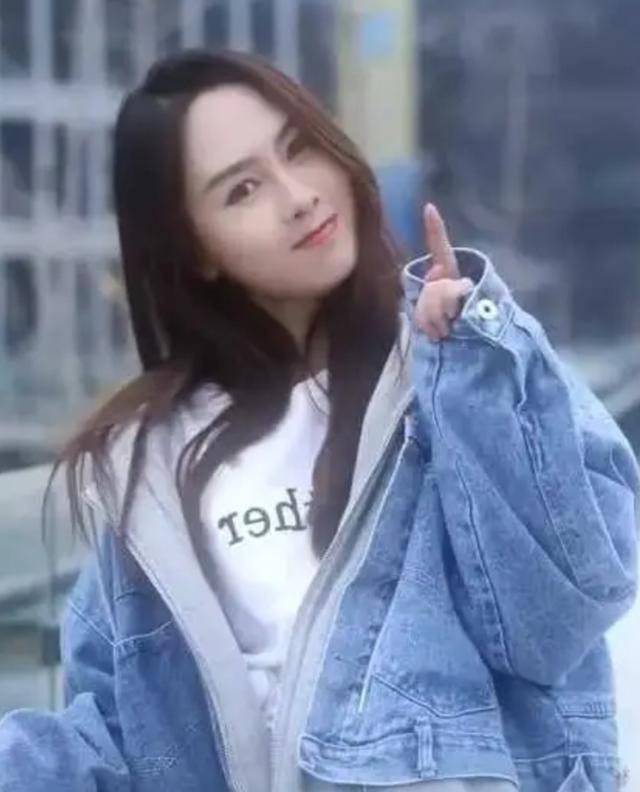 朱茵替身照片曝光看到她的正臉後 ，網友：太美了 