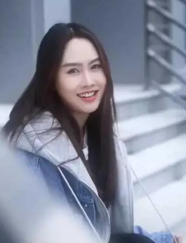 朱茵替身照片曝光看到她的正臉後 ，網友：太美了 