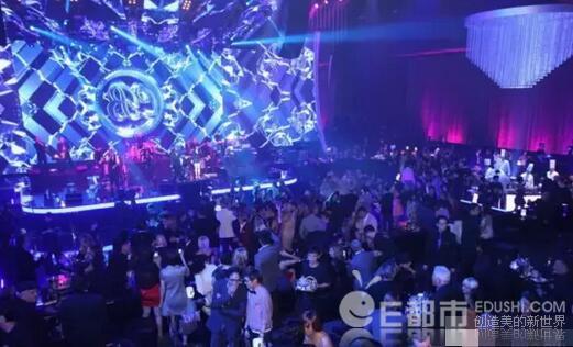李玟嫁20億老公後，2個女兒曝光了！想不到2個都美成這樣！但她的女兒卻這樣對自己的媽媽！