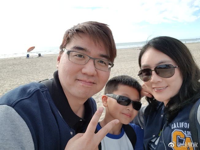 她是趙雅芝的丫鬟，本土女星，嫁圈外老公被寵17年，如今50歲沒整容看著也舒服