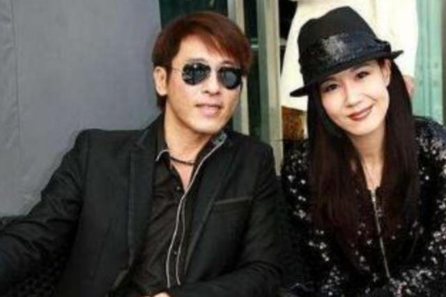 兩個人恩愛24年不要孩子，保持容顏常年吃素，如今56歲長成少女!