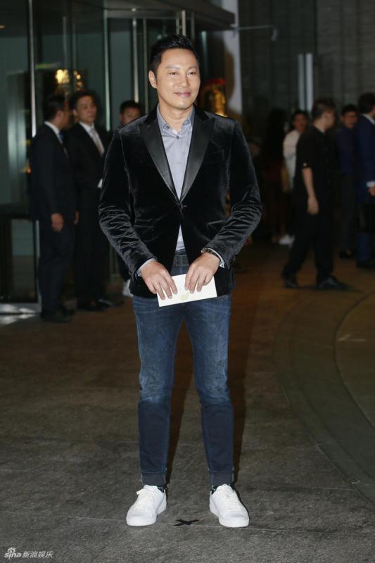 47歲的袁詠儀長發不輸小20歲的吳千語，網友：靚靚不是白叫的，真的美~