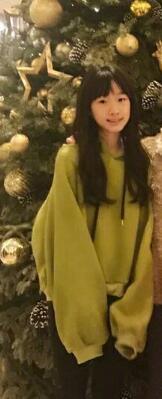 小S 女兒從「醜小鴨」整容式「美炸天」！倒是她臉部僵硬認不出了！
