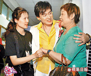 王識賢當年「娶酒店小姐」和母斷絕！媽媽還詛咒懷孕媳婦「母女死在手術台上」！結婚13年如今... 