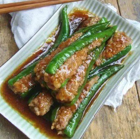 青椒不要再炒肉絲了，教你做虎皮辣椒，好吃的不要不要滴