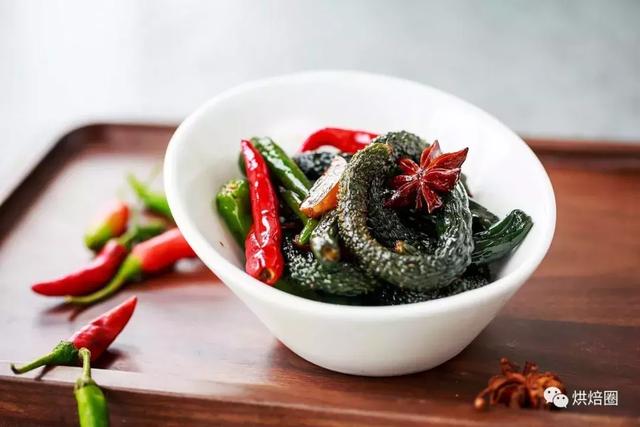 有種下飯菜叫醬黃瓜 可別小看它 咯吱爽脆比肉香！