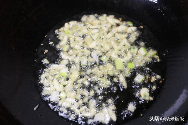 茄子不炸，不蒸，這樣一炒，香噴噴，3碗米飯不夠吃！