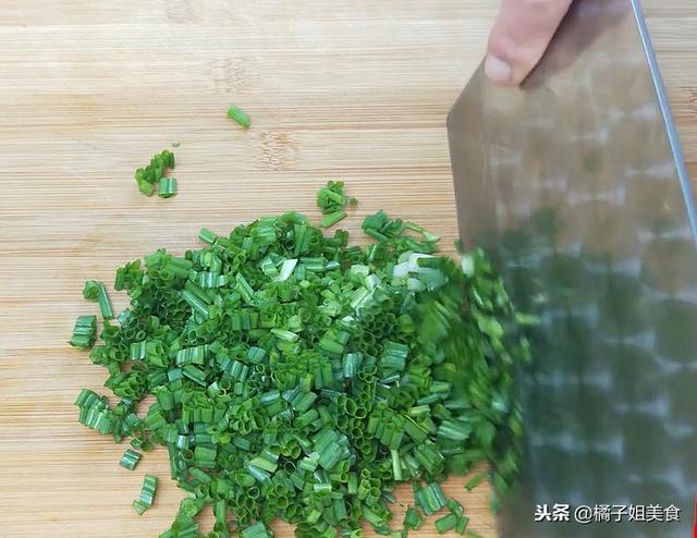 丸子的新做法，我們全家都吃撐了，又香又鮮，比韭菜丸子還要香