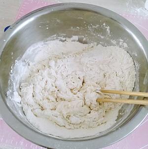 烙大餅的家常做法，看著就好吃哦
