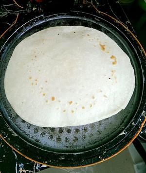 烙大餅的家常做法，看著就好吃哦