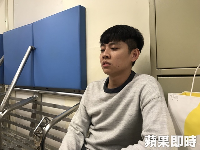 24歲年輕帥警為救父「捐出54％的肝」　痛到下不了床「1個月後重返崗位」燦笑：再痛都值得！