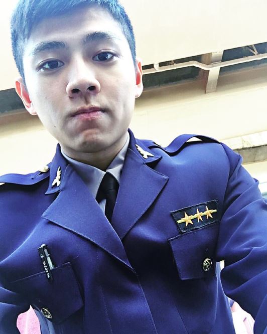 24歲年輕帥警為救父「捐出54％的肝」　痛到下不了床「1個月後重返崗位」燦笑：再痛都值得！