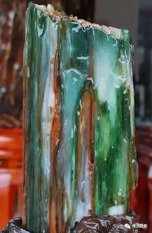 緬甸最近挖出一根長型物體，估計價值連城