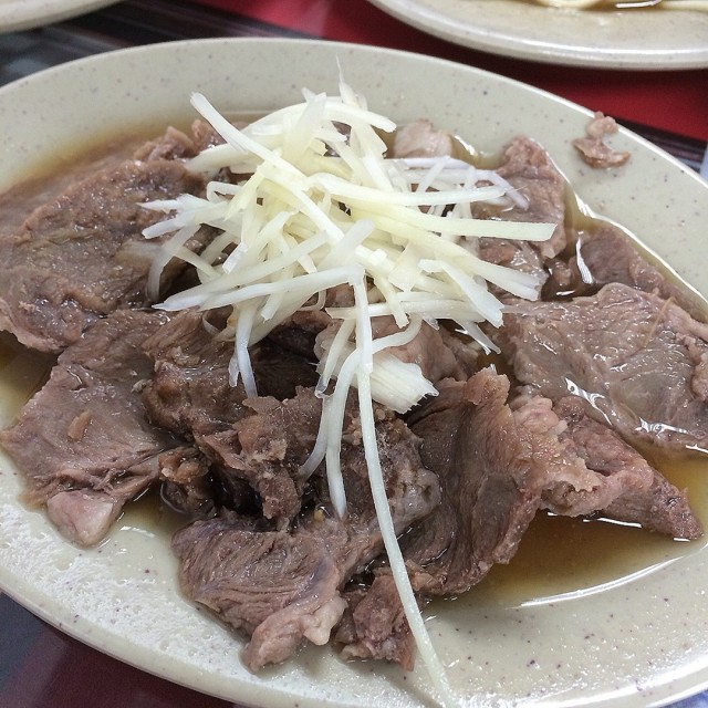 老闆問要不要一份「豬的菊花肉」他急喊母湯　專家出面替大家解惑：「別怕！你一定在路邊攤吃過！」