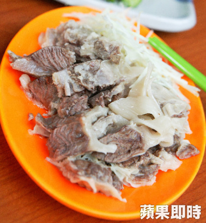 老闆問要不要一份「豬的菊花肉」他急喊母湯　專家出面替大家解惑：「別怕！你一定在路邊攤吃過！」