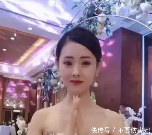 幼師伴娘紅了，表演拍手舞真美，網友：現在讀幼兒園來得及嗎！