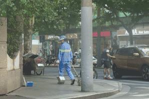 為了測試大家的人性黑暗面，把「一大桶硬幣」放在街上任人取用，經過「路人的行為」讓警察都不得不出現了…