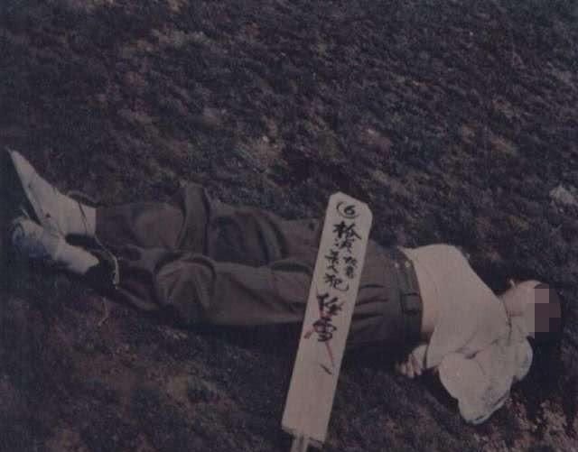 19歲女孩被槍決，臨終前突然張開嘴，只有行刑士兵明白她的意思！
