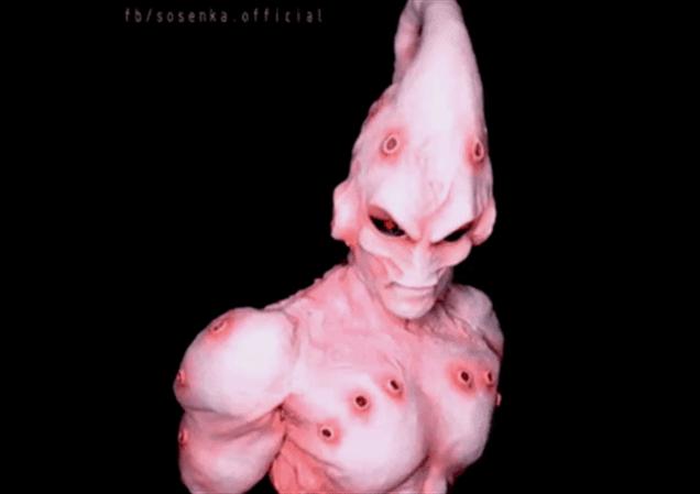 神人Coser完美詮釋「魔人普烏」邪惡扮相，更讓人驚豔的是素顏的她身材臉孔都「超正」