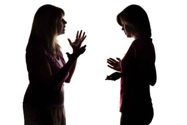 19年前被送養後就無聯絡！女兒創業賺錢時，生母找上門認親...大嗆：「是我生你的，我有資格管！」 
