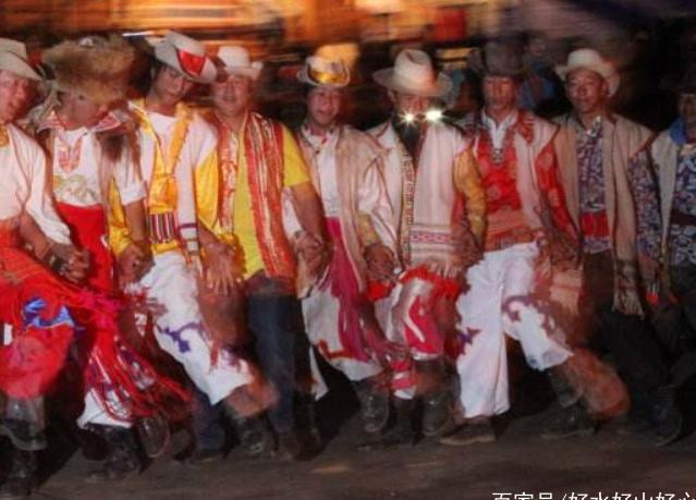 中國一個「奇特」的民族，男不婚女不嫁，居然用這種方式生育後代！