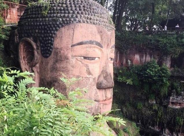 63歲老農在樂山大佛發現了這個，連專家都沒看出來，獎勵了280萬！