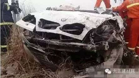 明星藝人借車出大事了，一夜欠債三千萬！血淋淋的教訓，大家都看看吧！
