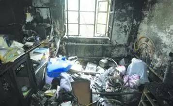 「老公水開了，幫我倒麵粉吧」，瞬間引發慘禍，無知就像在鍋裡扔了一顆「炸彈」