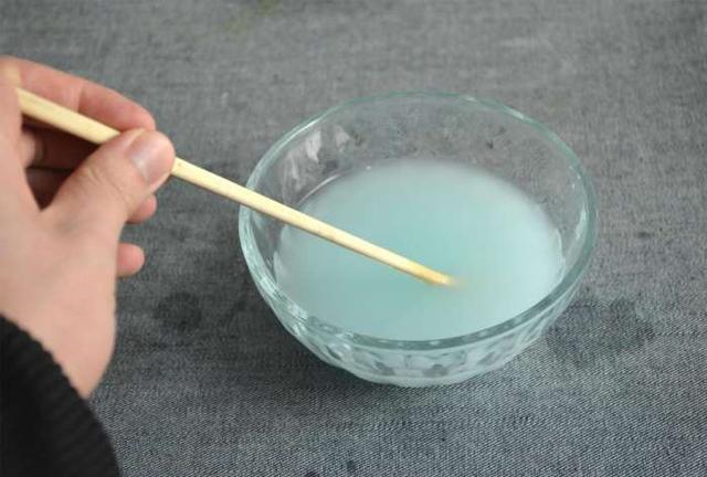 「花露水」加「牙膏」太厲害了，放衛生間，這3個妙用家家戶戶用得到