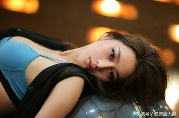 不管男女睡前敲手36下，改善睡眠，不得老年癡呆！ !