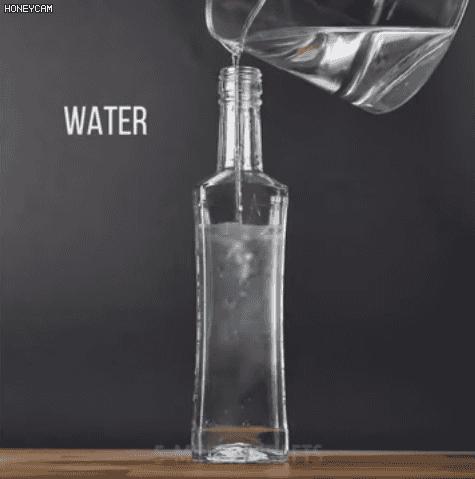 牙膏管尾處剪兩下，扔進馬桶蓄水箱，效果讓你不可思議！