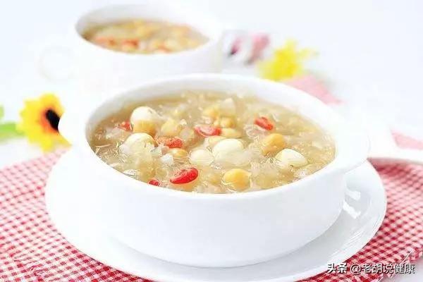 冬季養生先養肺，養肺注意4方面，3個清肺食譜換著吃，肺部更健康