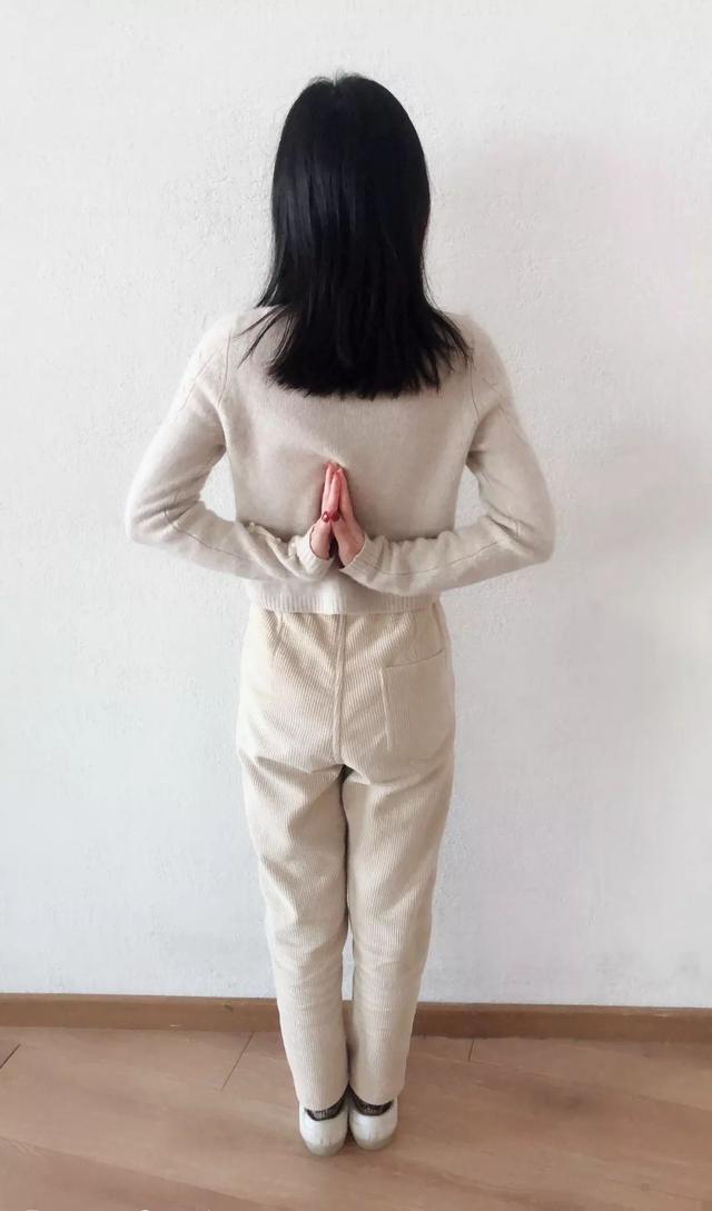 6個動作拯救體態，練出健康值滿分的「天鵝頸」
