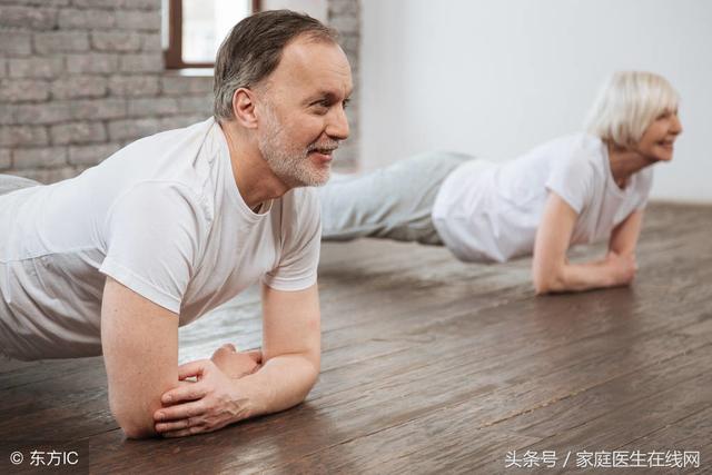 62歲男子浴室猝死，洗澡時這3個壞習慣，早改更安全