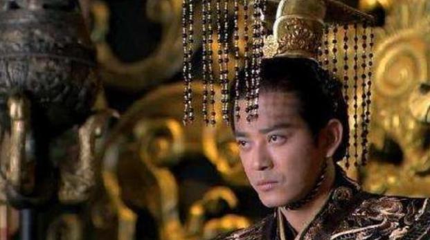皇上要吃公雞下的蛋，大臣無計可施，幼童7字解決還當上了宰相
