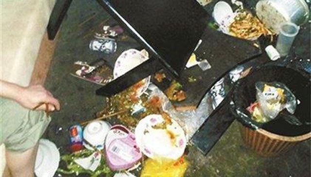 小姑子回娘家吃飯，我挺著大肚子招待，一句玩笑話婆婆掀了桌子