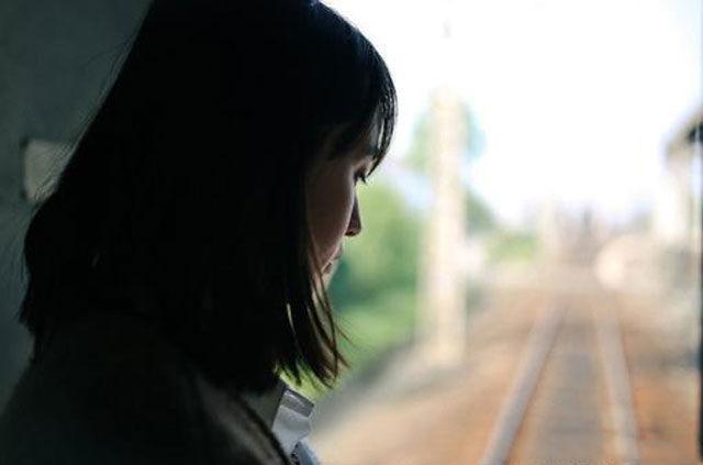 小姑子離婚，我好心接她回來住，早起一頓飯我才知她良心喂了狗