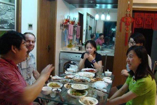 法國岳母來看望貧窮的中國女婿，到了之後不敢相信：這裡是哪裡？