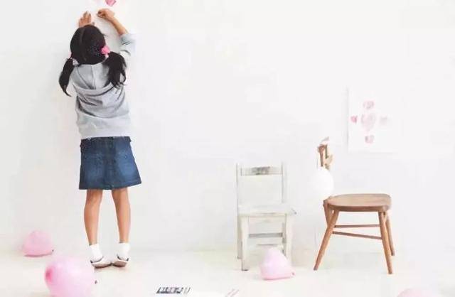 「寧肯窮三年，孩子也要自己帶」，父母的有效期其實只有十年