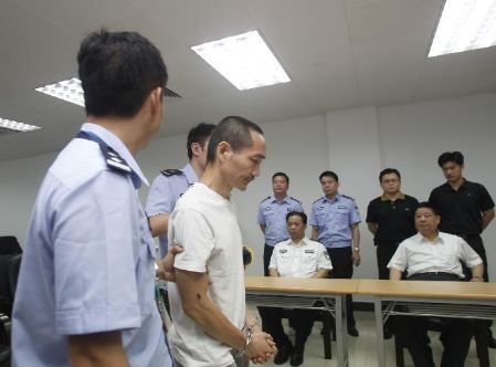 妻子上班意外流產，丈夫怒砸公司，三年後出獄回到家，他如遭雷擊