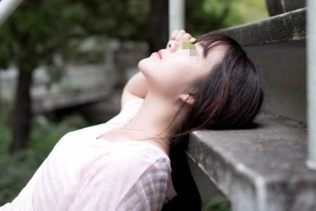 小叔子去世留下兒子，俺辛苦撫養五年，五年後門口來輛豪車，蒙了