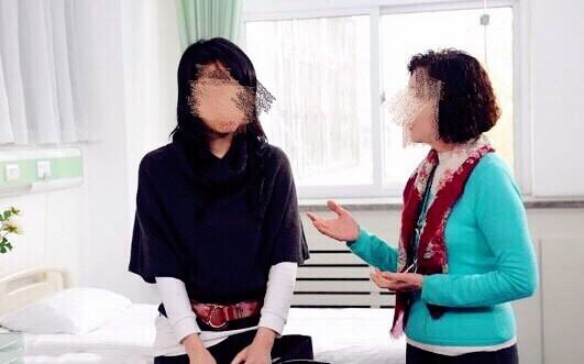 我媽請女友吃飯，故意沒帶錢包，結帳時女友「一句話」，我媽說非她不娶！