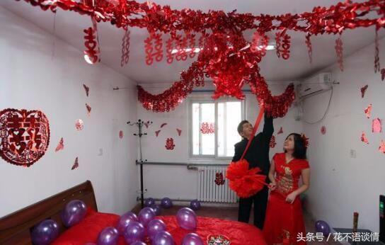 離婚後，我去前妻家看望兒子，她拿給我一個包裹，打開我濕了眼眶